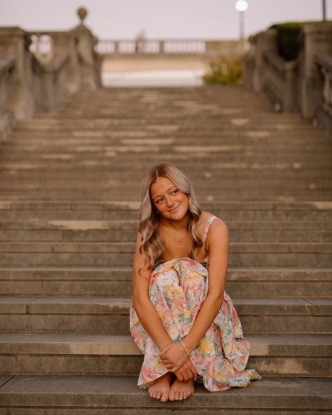 We were chaaaasing the sunset & even created some light of our own at the end !! SO MUCH FUN. @abbyyhanna is stuuuunnningg in every way. Love these!! • • #seniorpictures #seniorphotographer #senior #senioryear #hannahelyseco #cincinnatiseniorphotographer #cincinnatiphotographer Senior Photographers, Senior Year, The Sunset, Senior Pictures, Cincinnati, The End, Quick Saves