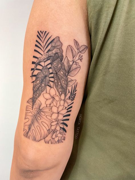 Jungle Plants Tattoo, Rainforest Tattoos, Caladium Tattoo, Alocasia Tattoo, Plant Shoulder Tattoo, Jungle Leaves Tattoo, Jungle Tattoo Design, Plant Lover Tattoo, Monstera Plant Tattoo