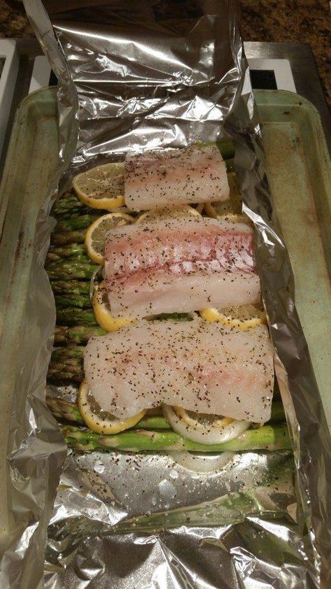 Lemon Cod, Lemon Baked Cod, Asparagus Roasted, Grilled Cod, Best Fish Recipes, Tilapia Fish Recipes, Paleo Fish Recipes, Cod Fish Recipes, Fish Recipes Baked