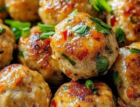 Easy Thai Baked Chicken Meatballs Thai Baked Chicken, Greek Chicken Meatballs, Meatballs Sauce Recipe, Thai Chicken Meatballs, Thai Meatballs, Asian Chicken Meatballs, Chicken Meatballs Recipe, Baked Chicken Meatballs, Curry Meatballs