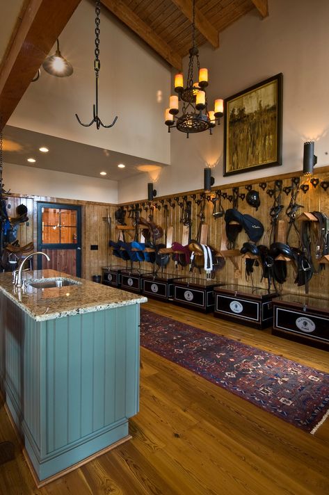 Tack Room Organization, Horse Tack Rooms, Tack Rooms, Horse Barn Ideas Stables, Horse Barn Designs, Dream Horse Barns, Dream Stables, Horse Barn Plans, Horse Facility