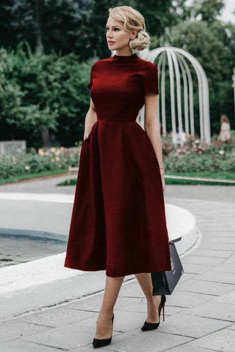 Tea Length Homecoming Dresses, Moda Pin Up, Satin Homecoming Dresses, Dresses Tea Length, Tea Length Prom Dress, Simple Satin, Popular Prom Dresses, Classy Prom, Tea Gown