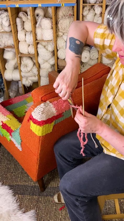 TA-DAAN | Cat owners: this tutorial will save your furniture! 🐱⁠ ⁠ Discover the art of visible mending and how it can revitalize your furniture. In… | Instagram Visible Mending Sofa, Couch Mending, Visible Mending Furniture, Visible Mending Couch, Visible Mending Stitches, Couch Repair, Repair Sofa, Wool Crafts Diy, Recycled Art Projects