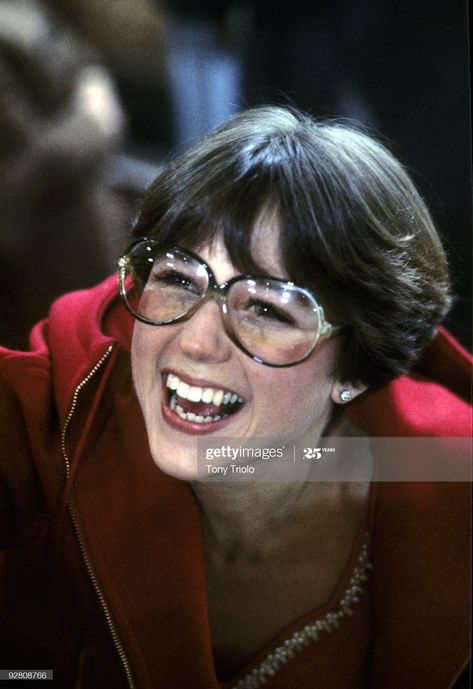 News Photo : Closeup of USA Dorothy Hamill at Olympic... 70s Short Hairstyles, Dorothy Hamill Haircut, Short Wedge Hairstyles, Ship Dynamic, Dorothy Hamill, Tv Moms, Wedge Haircut, Innsbruck Austria, Wedge Hairstyles