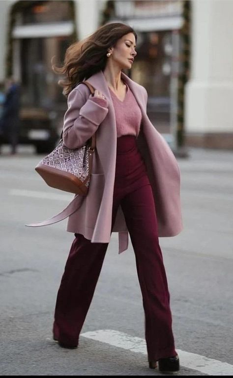 Burgundy Pink Outfit, Pink Coat Outfit Classy, Burgundy And Pink Outfit, Burgundy Winter Outfits, Pink And Burgundy Outfit, Burgundy Sweater Outfit, Burgundy Outfit, Colour Combinations Fashion, Design Moda