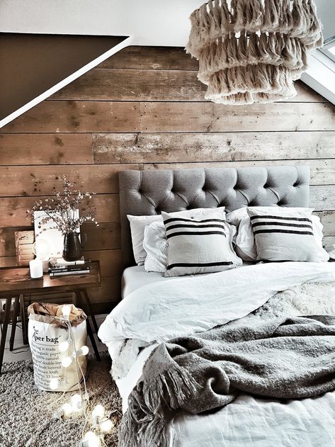 Rustic Feature Wall Ideas, Loft Conversion Plans, Relaxed Rustic, Modern Rustic Bedrooms, Rustic Bedroom Design, Losing Your Mind, Bedroom Rustic, Rustic Home Interiors, Rustic Bedroom Decor