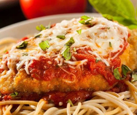 Olive Garden Chicken Parmigiana, Pressure Cooker Recipes Chicken, Chicken Parmesan Recipe Easy, Reheat Chicken, Parmesan Recipe, Easy Chicken Parmesan, Pasta Chicken, Chicken Parmigiana, Parmesan Recipes