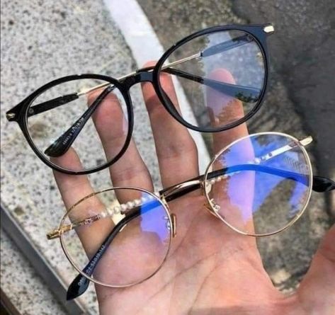 Cute Glasses Frames, Glasses Outfit, Glasses Frames Trendy, Glasses Trends, Womens Glasses Frames, Trendy Glasses, Cute Sunglasses, Cool Glasses, Cute Glasses