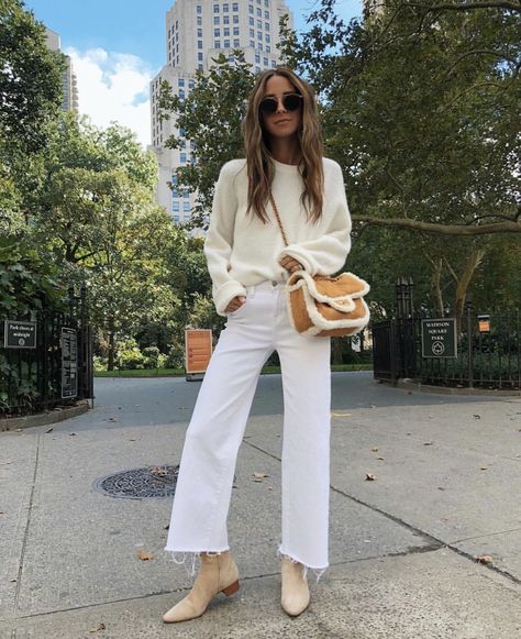 Witte Jeans Outfit, Moda Coachella, Sherpa Bag, Style Staples, Look Jean, White Jeans Outfit, Navy Style, Coachella Fashion, Outfit Jeans