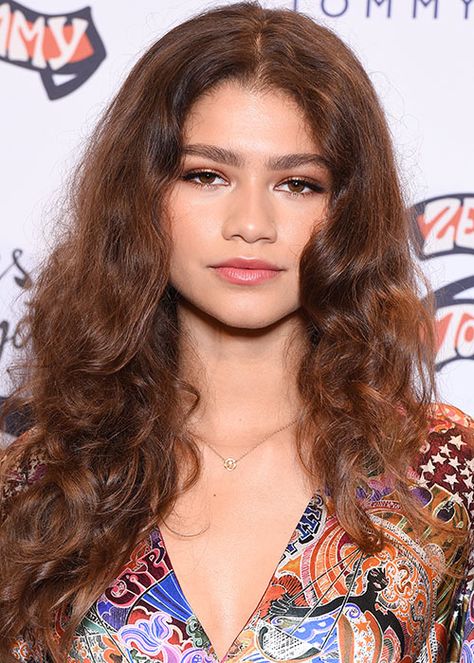 Long Wavy Layers, Medium Brown Hair Color, Best Long Haircuts, Zendaya Hair, Curly Hair Beauty, Medium Brown Hair, Guest Hair, Wedding Guest Hairstyles, Hair Color Trends