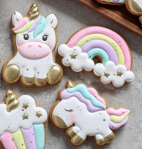 Unicorn Cookies Fondant, Unicorn Themed Cookies, Unicorn Cookies Birthday, Unicorn Royal Icing Cookies, Unicorn Decorated Cookies, Cookies Arcoiris, Rainbow Cookies Decorated, Unicorn Cookies Decorated, Cookies Unicornio