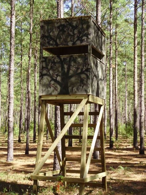 If you're an avid hunter, check out our 20 different DIY deer stand plans. Some come with detailed plans while others are just for inspiration. Diy Deer Stand, Tower Deer Stands, Deer Blind Plans, Tree Stand Hunting, Deer Hunting Stands, Deer Stand Plans, Shooting House, Hunting Stands, Deer Stands