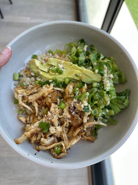 Crispy Chicken Caesar Couscous Bowl - Katie Austin Couscous And Chicken, Couscous Bowl, Chicken Couscous, Katie Austin, Austin Food, Chicken Caesar, Chicken Caesar Salad, Weekday Meals, Bowl Recipe