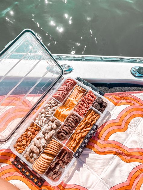 Tackle Box Charcuterie Board Ideas, Charcuterie Tackle Box Ideas, Boat Charcuterie Board, Snacklebox Charcuterie, Boat Day Snacks, Tackle Box Charcuterie, Boat Charcuterie, Boat Snacks Ideas, Tackle Box Snacks