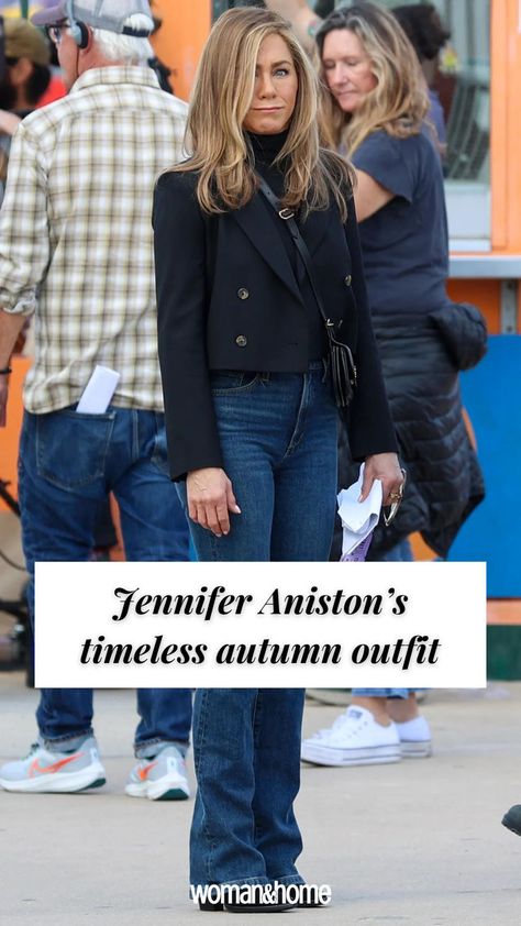 Jennifer Aniston’s timeless outfit is our new autumn uniform. Pairing some bootcut jeans, boots and a cropped jacket, the star looked elegant and chic as ever. One to save for your fall outfit inspiration. Jennifer Aniston Fall Style, Style Bootcut Jeans Outfit Ideas, Crop Jeans Jacket Outfit, Jennifer Aniston Fall Outfits, Jeans Autumn Outfit, Jennifer Anniston Outfit, Fall Boot Cut Jeans, Styling Bootcut Jeans Outfit Ideas, Jennifer Aniston Cardigan