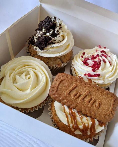 Variety Of Cupcakes, Variety Cupcakes, Cupcake Flavours, Cute Cupcakes Aesthetic, Cupcakes Aesthetic, Bake Sale Packaging, Bakery Boxes, Bakery Box, Dessert Boxes