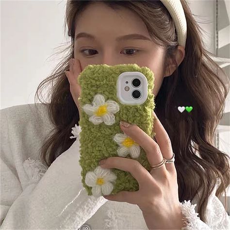 Daisy Iphone Case, Daisy Phone Case, Plush Flower, Daisy Crochet, Beautiful Iphone Case, Green Phone Case, Crochet Phone Cases, Crochet Mobile, Crochet Case