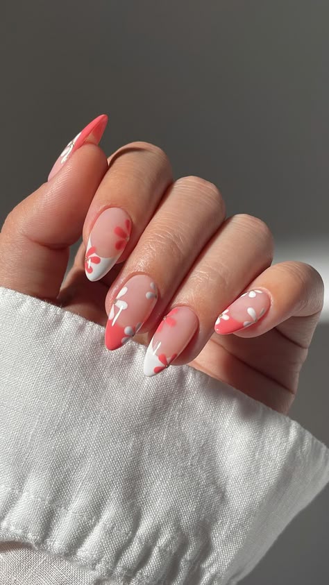 Floral nails to bring that spring energy to the feed🌸🥰 ___ #nailart #springnails #nailsofinstagram #cutenails #naildesign… | Instagram Simple But Cute Nails, Spring Energy, Nails Floral, Unghie Nail Art, Floral Nail Designs, Summery Nails, Flower Nail Designs, Almond Nails Designs, Nail Swag