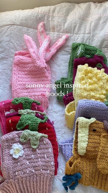 Sonny Angel Crochet Hat, Small Crochet Trinkets, Chroshay Ideas, Fun Crochet Hat Patterns Free, Crochet Small Ideas, Sonny Angel Crochet Clothes, Free Written Crochet Patterns, Crochet Gift For Grandma, Sun Crochet Pattern Free