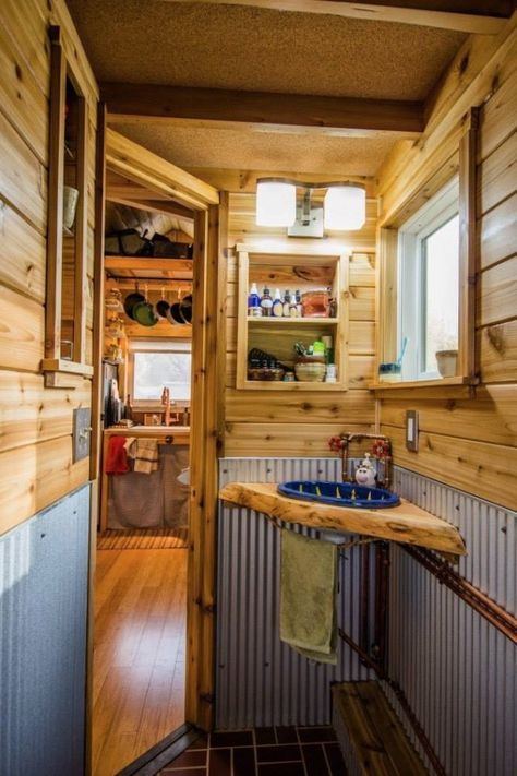 lots of love interesting features in this tiny house Tiny Cabin Bathroom, Tiny Home Bathroom, Tiny Home Interior Design, Tiny Home Bathrooms, Tiny House Bathroom Ideas, Cabin Bathrooms, Best Bathroom Designs, Building A Tiny House, Tiny House Inspiration