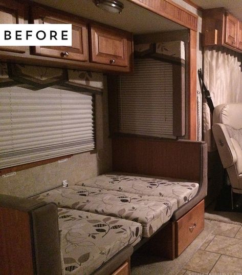 rv-dinette-booth-before-removing-it-tiffin-allegro-openroad-32la-mountainmodernlife.com Camper Decor Ideas, Aesthetic Camper, Cabana House, Small Travel Trailer Remodel, Expanding Table, Camper Table, Small Travel Trailer, Motorhome Remodel, Camp Table