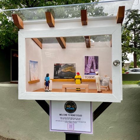 This summer we are highlighting some of our awesome creative neighbors. This week we feature the Free Little Art Gallery NoHo. Diy Mini Art Gallery, Free Little Art Gallery Ideas, Tiny Art Projects, Little Free Art Gallery, Tiny Art Gallery, Miniature Art Gallery, Diy Art Gallery, Art Gallery Ideas, Art Gallery Display