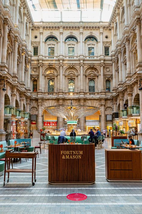 Instagrammable Restaurant, Oxford Street London, Central Courtyard, Restaurant In London, London Cafe, London Tea, Harrods London, Wicker Hamper, London Guide