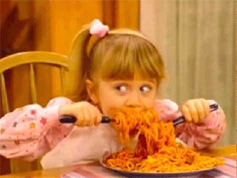 Eating Gif, Michelle Tanner, Fuller House, Olsen Twins, Full House, Come Home, Track And Field, Make Me Smile, Animated Gif