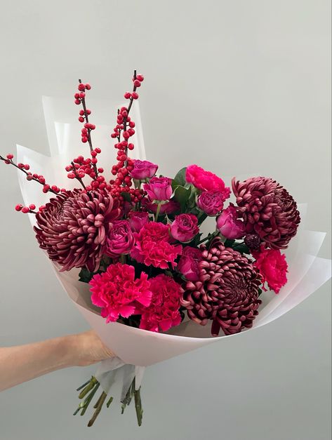 Red Chrysanthemum Bouquet, Bouquet With Chrysanthemums, Chrisantemum Bouquet, Bouquet Of Chrysanthemums, Crysantenum Flower Bouquet, Chrysanthemum Flower Bouquets, Chrysanthemums Bouquet, Chrysanthemum Wedding Bouquet, Chrysanthemum Flower Arrangement