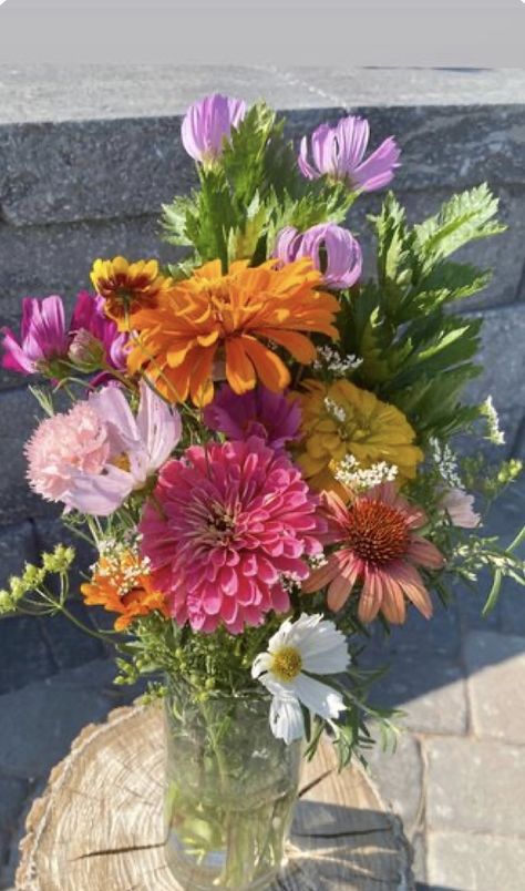 Home Grown Flowers, Home Grown Bouquet, Wildflower Bouquet In Vase, Rosemary Flower Arrangement, Zinnia Flower Bouquet, Market Flower Bouquet, May Flower Bouquets, Farm Flower Bouquet, Colourful Flower Arrangements