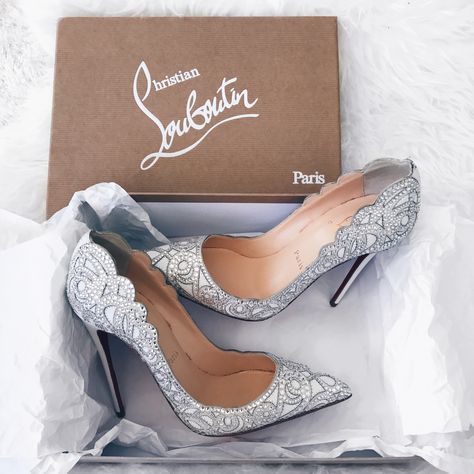 My very first pair of Christian Louboutin ! White Top Vague. #louboutin @cassy_california White Loubitons Heels, Dream Wedding Ideas Dresses, White Top, White Tops, High Heel, Wedding Shoe, Christian Louboutin, Dream Wedding, High Heels