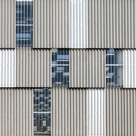 KOP Warehouses Facade Game, Metal Panels Facade, Metal Sheet Design, Corrugated Sheets, Steel Barns, Metal Facade, Contemporary House Exterior, Industrial Architecture, Corrugated Metal