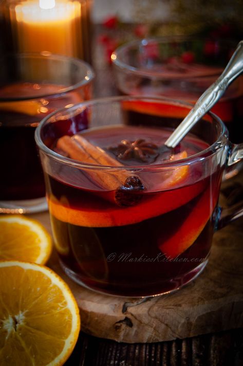 Non-alcoholic Mulled Wine (Glühwein) - Markie's Kitchen Warm Non Alcoholic Drinks For Winter, Authentic Gluhwein Recipe, Winter Mocktail, Non Alcoholic Mulled Wine, Gluhwein Recipe, Winter Drinks Alcoholic, Blackberry Sangria, Virgin Drinks, Homemade Alcohol