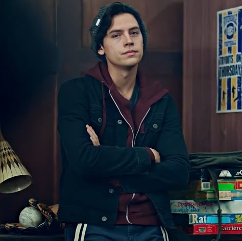 Jughead Jones Aesthetic, Southside Serpents, Cole Spouse, Cole Sprouse Jughead, Riverdale Characters, Riverdale Cole Sprouse, Dylan And Cole, Netflix Tv, Jughead Jones