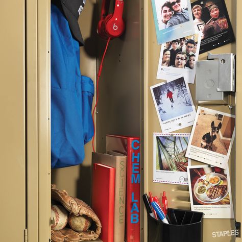 Locker Photos, School Locker Aesthetic, School Locker Decorations Aesthetic, School Locker Room Aesthetic, Aesthetic School Locker, High School Lockers Aesthetic, Highschool Locker, Aesthetic Locker, Locker Inspo Aesthetic