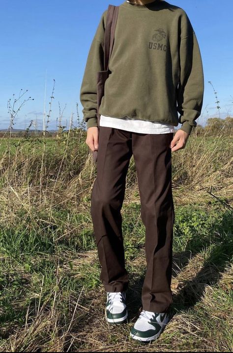 Guy Outfits Crewneck, Guys Neutral Outfits, Men Tshirts Outfit, Olive Green Joggers Outfits Men, Green Fall Outfit Men, Soft Boy Winter Outfits, Brown Green Outfit Men, Green Crewneck Outfit Men, Earth Tone Fashion Men