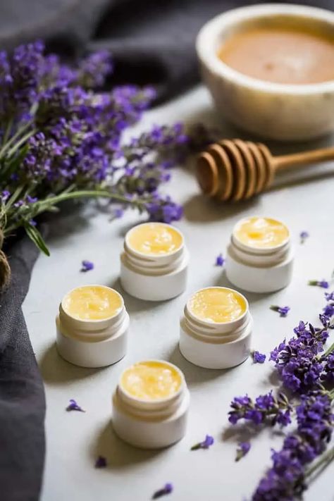 Natural Lip Balm Recipe, Medical Garden, Lavender Lip Balm, Homemade Lip Balm Recipe, Diy Lip Balm Recipes, Willow And Sage, Honey Lavender, Lip Scrub Homemade, Lip Balm Recipes