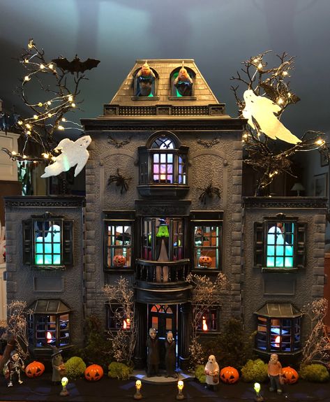 Dollhouse makeover ( unsure who to credit for original pin) Halloween Dollhouse Interior, Diy Haunted House From Dollhouse, Doll House Makeover Halloween, Dollhouse Makeover Halloween, Halloween Dollhouse Makeover, Dollhouse To Haunted House, Haunted Dollhouse Diy, Diy Haunted House Dollhouse, Halloween Dollhouse Diy