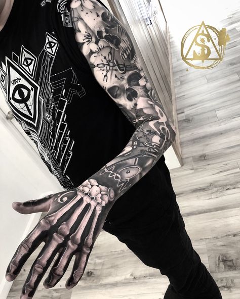 Bones & Music, Men's full sleeve Halloween Sleeve, Herren Hand Tattoos, Halloween Tattoos Sleeve, Mangas Tattoo, Full Hand Tattoo, Skull Hand Tattoo, Tattoos Sleeve, Traditional Tattoo Sleeve, Skeleton Tattoos