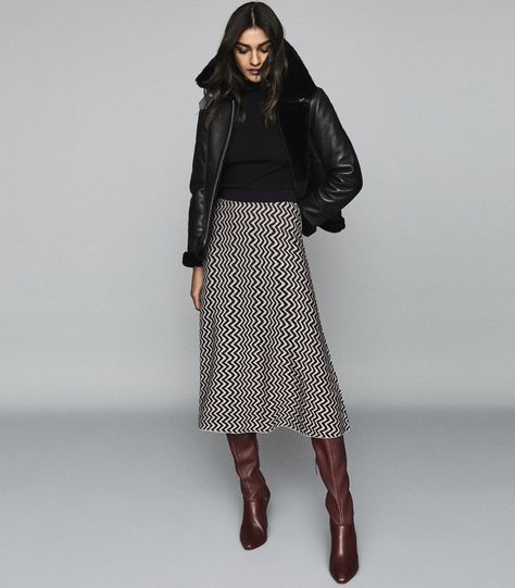 Minimalist Moda, 가을 패션, Fall Fashion Outfits, Work Fashion, Fall Winter Outfits, Look Cool, Skirt Outfits, Zig Zag, Daily Fashion