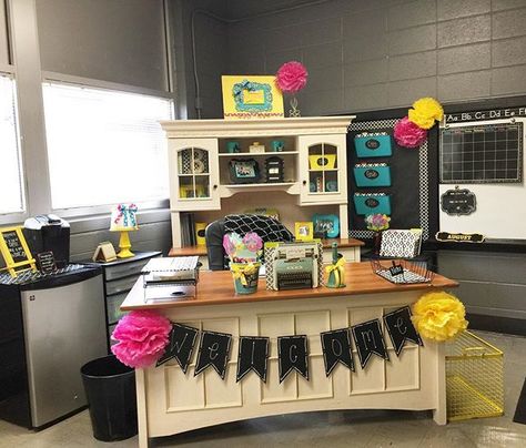 I like the hutch shelf in the back because it makes the room feel less like a classroom. Teacher Desks, Successful Teacher, Room Door Ideas, Classroom Colors, Classroom Decoration Ideas, English Sayings, Case Manager, Classroom Arrangement, Diy Classroom Decorations