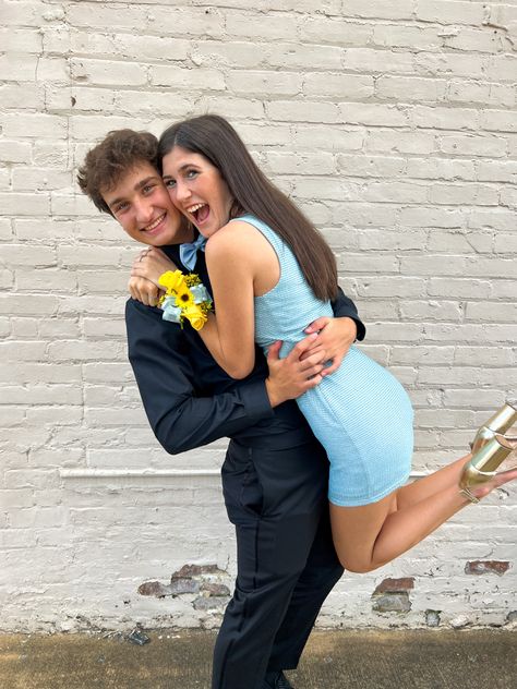 Hoco Posses With Bf, Hoco Poses Couple Funny, Cute Hoco Poses With Boyfriend, Matching Hoco Couple, Homecoming Poses With Boyfriend, Hoco Boquets, Homecoming Couple Poses, Couple Hoco Poses, Hoco Date Pictures