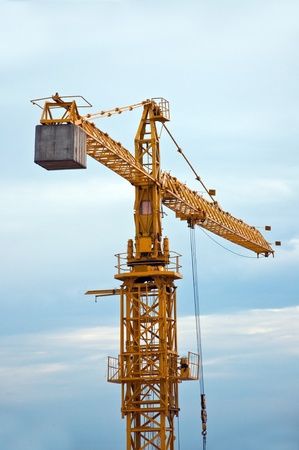 Working with cranes is difficult, so make sure you have knowledgeable people on your side. Bee Certificate, Crane Construction, Tower Crane, Crane Operator, Crane Machine, Building Photography, 2d Design, Training School, Commercial Construction