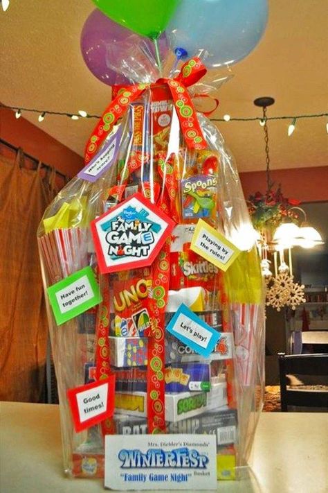 Family Game Night Gift Basket, Game Night Gift Basket, Family Game Night Basket, Silent Auction Gift Basket Ideas, Raffle Gift Basket Ideas, Easy Gift Baskets, Auction Gift Basket Ideas, Fundraiser Raffle, Fundraiser Baskets