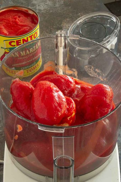 Using only 5 ingredients and about 45 minutes you can have the  best homemade Marinara Sauce recipe. Vibrant rich tomato flavor thats perfect for pasta or dipping bread into!  Once you've had this easy 1-pot tomato sauce you'll never use store-bought again! #marinara #spaghettisauce #homemadepastasauce #tomatosauce #marinara Homemade Marinara Sauce With Real Tomatoes, Marania Sauce Fresh Tomatoes, Marinara Spaghetti Sauce, Best Marinara Sauce Recipe, Authentic Marinara Sauce Homemade, Fresh Marinara Sauce Homemade, Mrs Wages Pasta Sauce Recipe, Canned Marinara Sauce Recipe, Small Batch Marinara Sauce