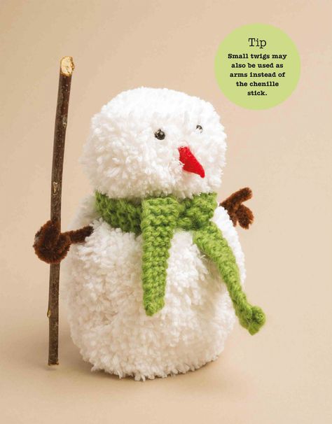 Pompon Snowman, Christmas Pompom Ideas, Pompom Crafts Christmas, Pompom Snowmen, Deco Pompom, Pom Pom Snowman, Pompom Decorations, Yarn Snowman, Christmas Yarn Crafts