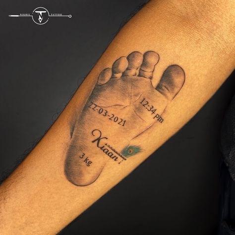 Footprint Tattoo Ideas For Men, Foot Print Tattoo Design, Baby Foot Tattoo, Baby Foot Print Tattoo, Baby Feet Tattoo, Baby Tattoo For Dads, Foot Print Tattoo, Tattoos For Siblings, Tattoos For Baby Boy