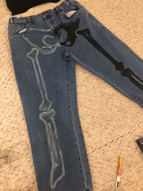 Painted Pants Y2k, Jean Ideas Creative, Diy Skeleton Pants, Black Pants Bleach Art, Painting Jeans Y2k, Custom Jeans Paint, Custom Pants Jeans, Custom Pants Paint, Custom Clothes Aesthetic