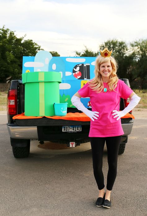 Mario Trunk Or Treat, Mario Costume Diy, Princess Peach Costume Diy, Trunk Or Treat Halloween, Mario Halloween Costumes, Halloween Car Decorations, Princess Peach Costume, Luigi Costume, Beach Costume