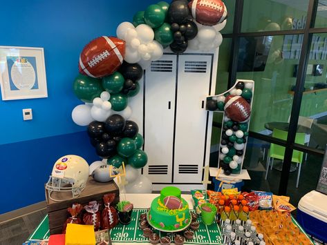 Baby 1st touchdown Number 1 Draft Pick Birthday, Football Party Backdrop, Football Backdrop, Roman Party, Team Meal, Football Event, Football Theme Birthday, Football Balloons, Football Banquet